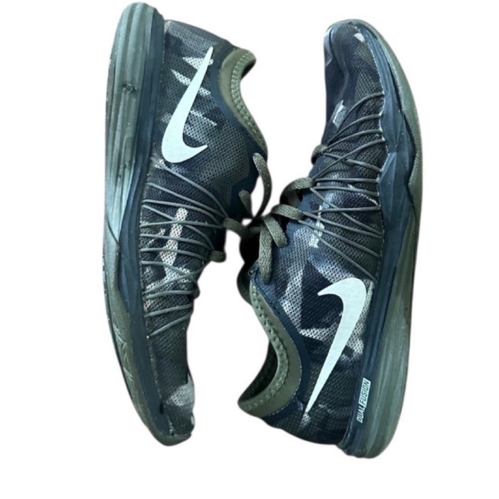 Nike Women’s Camo Sneakers